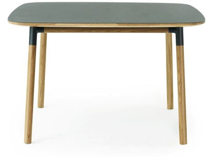 Form Table 120 x 120 cm