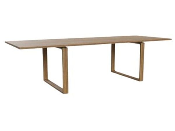 Essay CM27 - Table